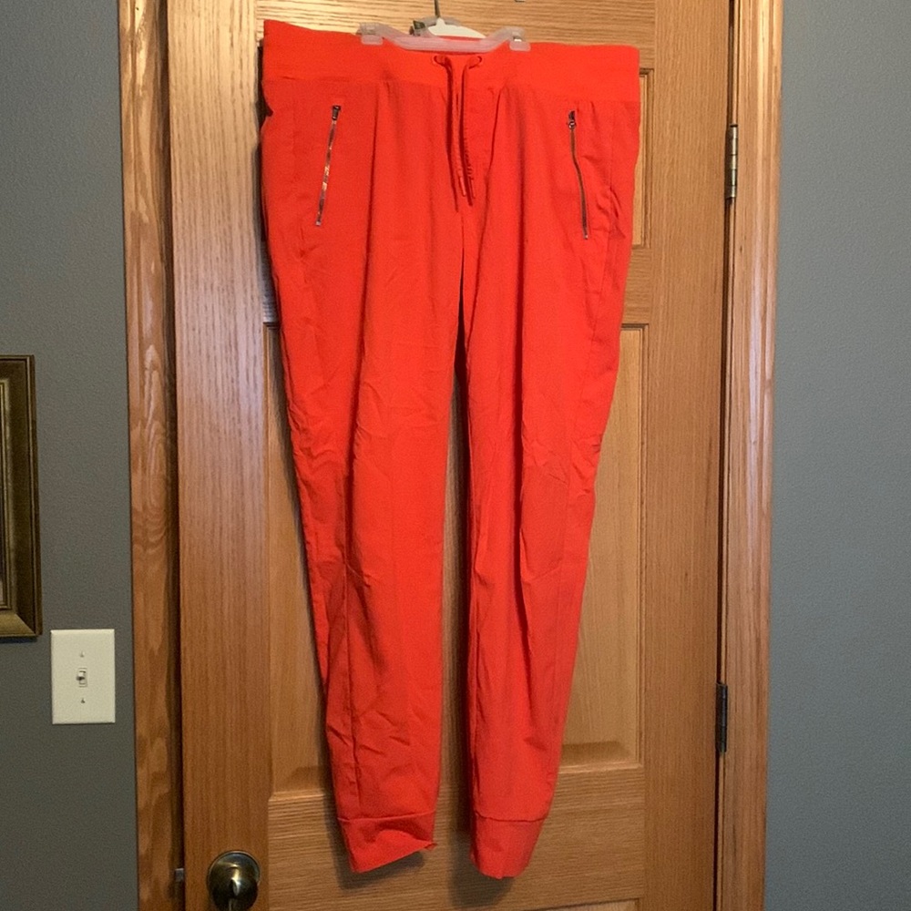 Red Athleta Trekkie North Jogger 14 Tall